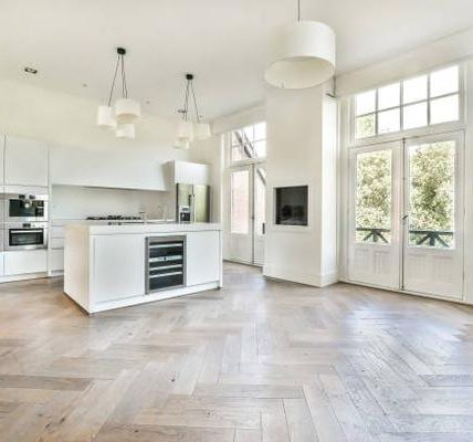 Personalize Your Space with Custom Kitchen Cabinetry and Layouts